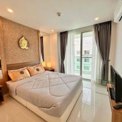 CORNER 1 Bedroom Condo in Amazon Residence