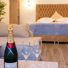 Serenity Luxe Suites