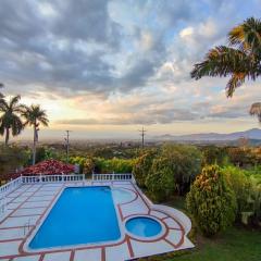 Finca con hermosa vista, billar pool, piscina, atardeceres