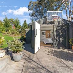 The Hen's Den, Moss Vale