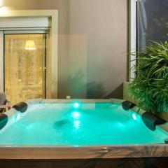 Sea Breeze & Nature villa with pool and hot jaguzzi near the sea