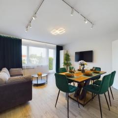 Przytulny Apartament z Parkingiem Blisko Morza w Gdyni by Noclegi Renters