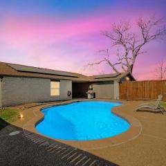 Cozy & Bright 4 Bedrooms Pool Mins to Attractions