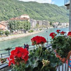 un balcone sul lago