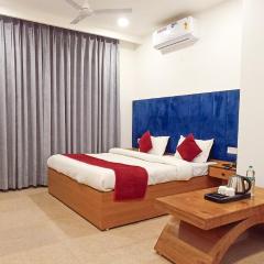 Hotel Lake View - Near Sukhna Lake