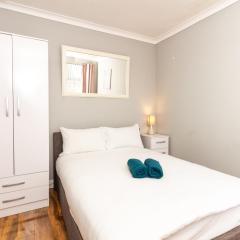 Suite C - Spacious Private room in St Helens