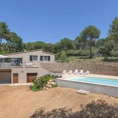 Casa La Vinya con parking y piscina