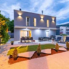 Luxury Villa Entrata