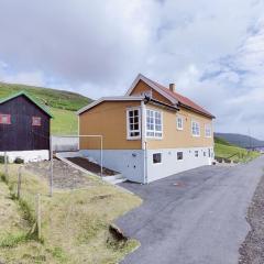 5 BR home for 9 guests in Nes, Suðuroy