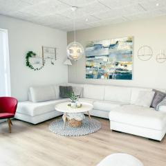 4 BR Villa for 7 guests, Modern home in Tórshavn