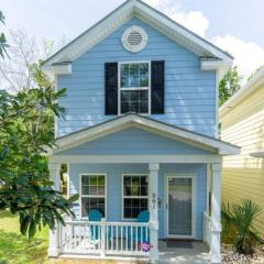 2 Bedroom Coastal Cottage 1 block to the beach