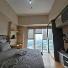 Apt Casa De Parco Studio Tema Gray With Wifi, Pool and Netflix
