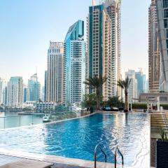 Urban Retreat: Sea View Apartment in Dubai Marina