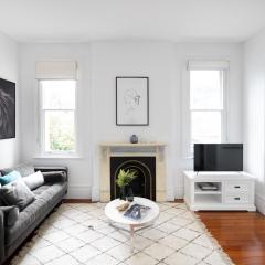 Cosy nook in inner-city Victorian mansion
