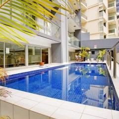 Stylish Studio With Pool & Gym in Heart of Sydney