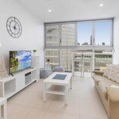 Beautiful Unit with Gym and Pool near Museums