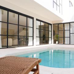 Casa Lily - Luxury 3 Bedroom Villa in Bingin