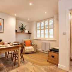 Finest Retreats - Courtyard Cottage