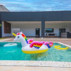 Refúgio Familiar: Piscina Quente, Prainha e Wi-fi