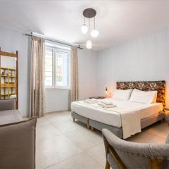 Bentzi...Boutique Apartment in Pangrati, Superior Suite (2) for 4 guests