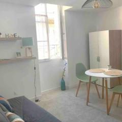 Cozy and bright studio in Hyères