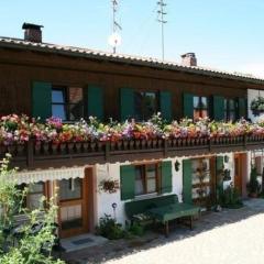 Ferienwohnung in Bad Bayersoien mit Terrasse, Grill und Garten