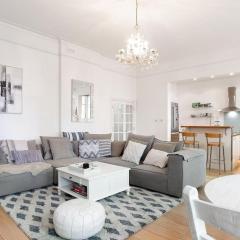 Elegant 2 Bedroom Apartment in Kensington