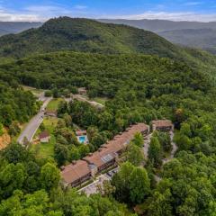 Bearadise Mountain Getaway by Eden Crest