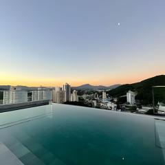 LOFT UP 509 | Mobiliado | WIFI | Piscina | Vaga