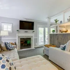 Golf Course Views and Pool Access! Norwich Studio