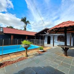 Casa Familiar 3 quartos c Piscina prox centro