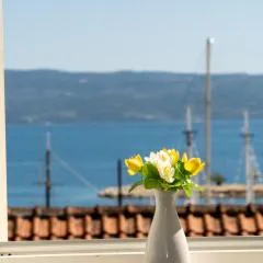 Apartment KATE only 10 meter from beach near SPLIT