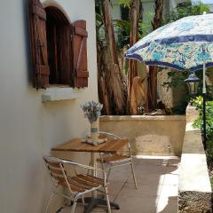 Studio charmant au Moule avec jardin de 35 m² et barbecue
