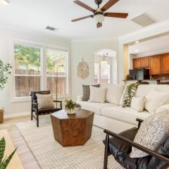 Perfect Central Location w Free Prkg and Cozy Beds