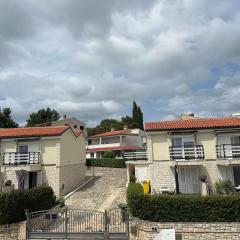 Apartments with parking space Rovinj - 23189