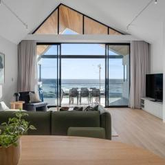 RIVA 202Espy - Brand new luxury beachfront - Sleeps 8