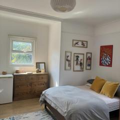 Lovely Room close to Center of London