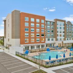Holiday Inn Express & Suites Orlando- Lake Buena Vista, an IHG Hotel
