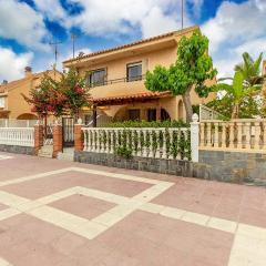 Gorgeous Home In Los Alcázares