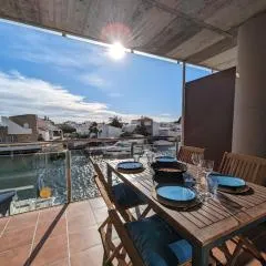 Apartamento en Roses vistas al canal