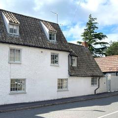 Elegant Oak Beamed House In Pretty Village - Cambridge Homehost