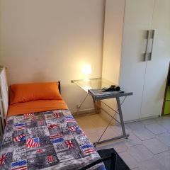 A 2 passi dal centro tram a transita per tutto torino Camera condivisa centrale