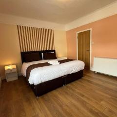 Cosy 1-bed Apartment with Wifi in Central Kettering by HP Accommodation