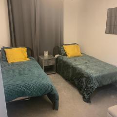Peterborough City one bedroom twin beds apartment