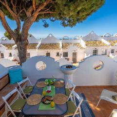 Sunny 2BR in resort with 3 pools, restaurant, gym and playground