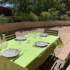 Appartement 2 pièces à Hyères : Port, grande terrasse 62m², proche plages, 4 pers., Wifi, commerces - FR-1-335-184