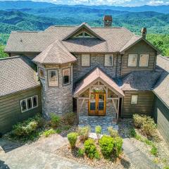 The King Of The Mountain - 6617 Sq Ft sleeps 22 amazing mountain views, Private Indoor Pool