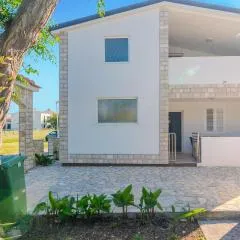Stunning Apartment In Nin