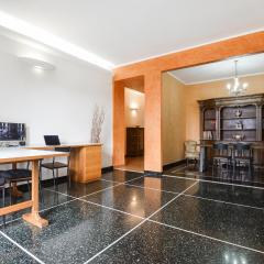 4 Bedroom Cozy Apartment In Genova