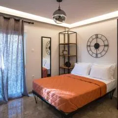Lux Nomad MGMT - ZEN Super Central Studio